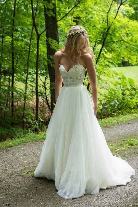 A-line Sweetheart Ivory Wedding Dresses With Lace Applique WD392