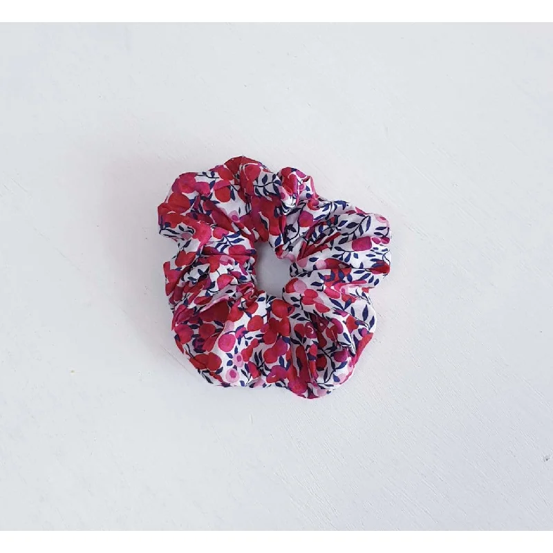 Scrunchy red berry