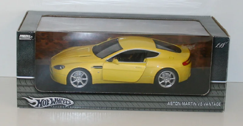 Convertible cars for an open - air driving experience​ HOT WHEELS 1/18 -  G7159 ASTON MARTIN V8 VANTAGE - YELLOW