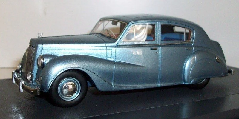 Light rail systems for commuting in cities​ Matrix 1/43 Scale resin - MX42101-021 Austin A135 Princess II DS3 VP 1960 blue