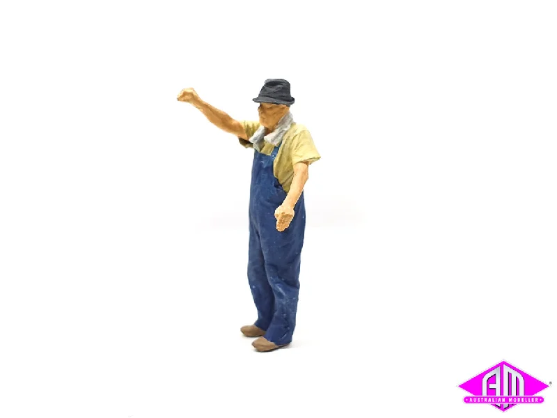 Airport - control - tower model toys for air - traffic - control simulation​ Driver 30T Class Standing With Hand On Lubricator (7mm Scale)