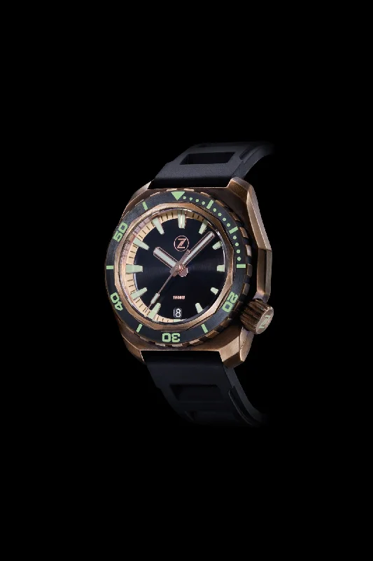 Natural - history - museum model toys for wildlife displays​ Hammerhead 1000m Diver Black with Ceramic Bezel