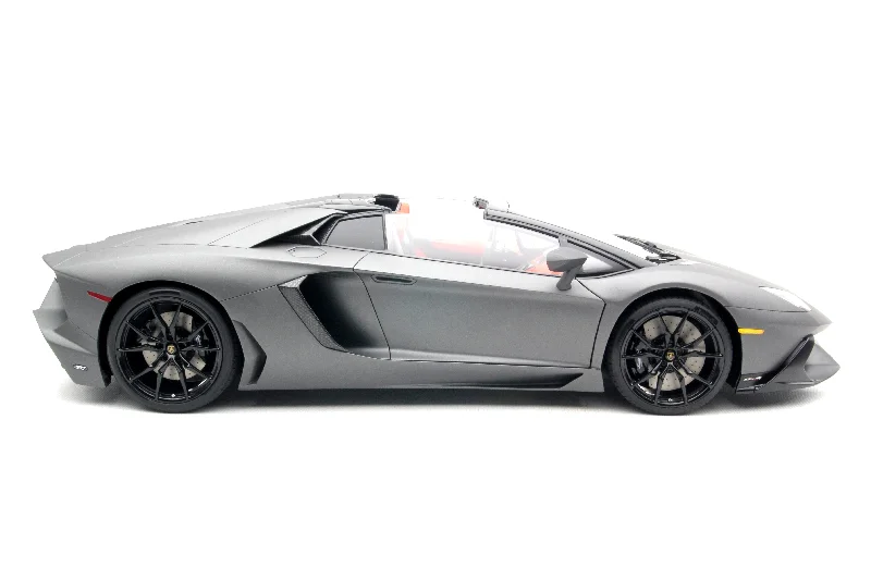 Gothic - style model toys for a spooky atmosphere​ Lamborghini Aventador Roadster LP-720-4 - 50th Anniversary (2013)