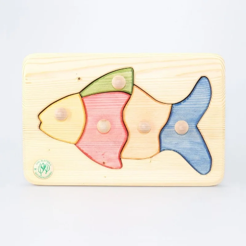 3D puzzles with intricate building elements​ Drei Blatter Wooden Peg Puzzle - Fish
